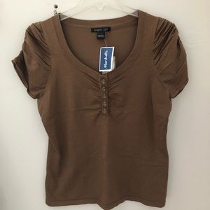Brown short sleeved shirt